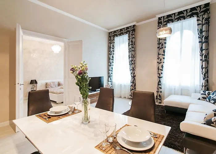 Parliment Luxury Apartment